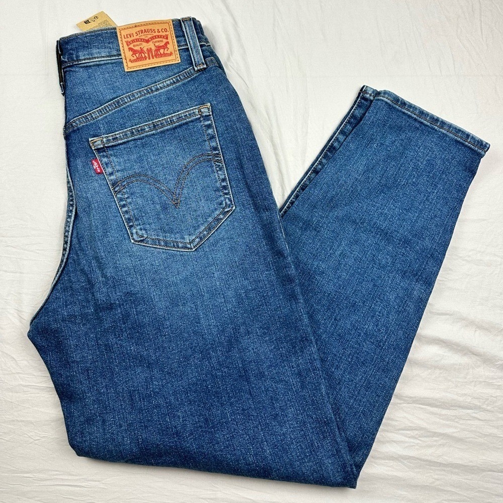 Levi's women's high waisted mom jeans New size 29